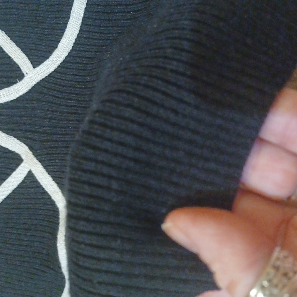 Stylish Ribbed Cropped Tank - Picture 2 of 7